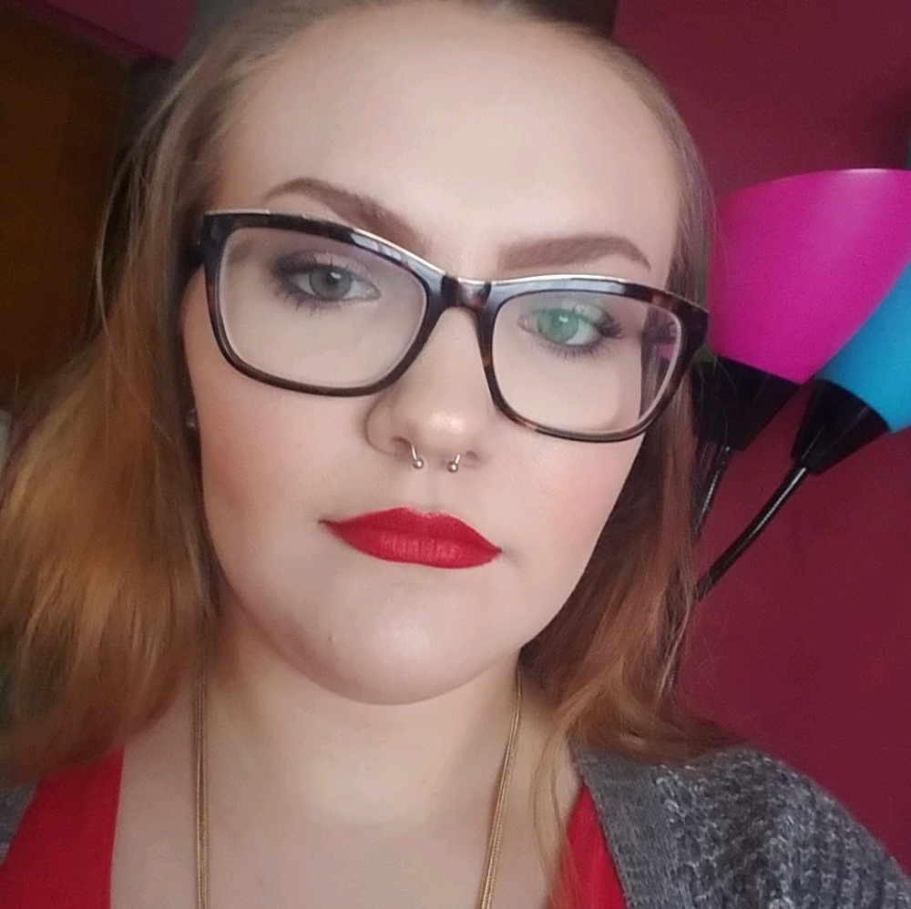 Meet your Posher, Nicole